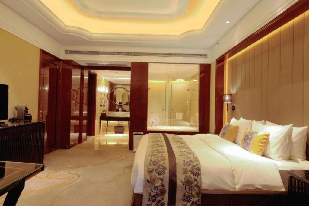 Wyndham Grand Plaza Royale Xianglin Shaoyang Hotel Eksteriør billede