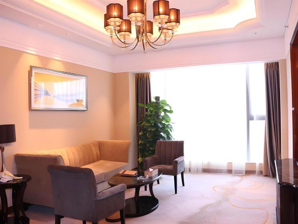 Wyndham Grand Plaza Royale Xianglin Shaoyang Hotel Eksteriør billede
