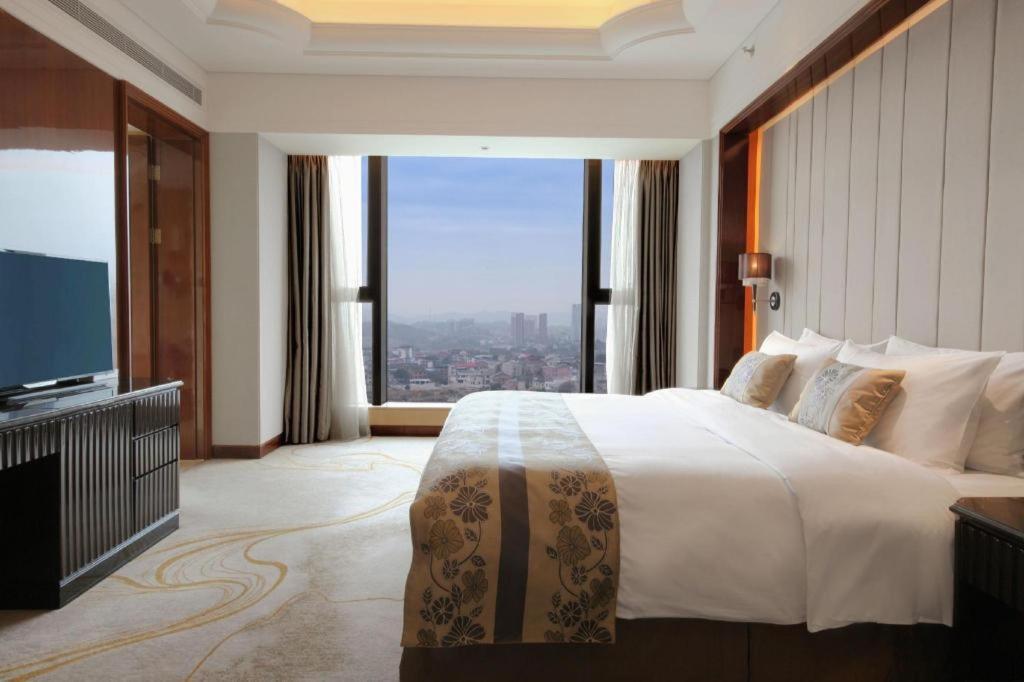 Wyndham Grand Plaza Royale Xianglin Shaoyang Hotel Eksteriør billede