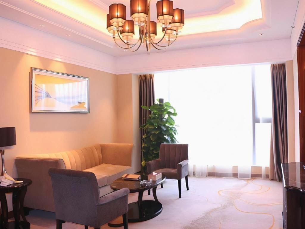 Wyndham Grand Plaza Royale Xianglin Shaoyang Hotel Eksteriør billede