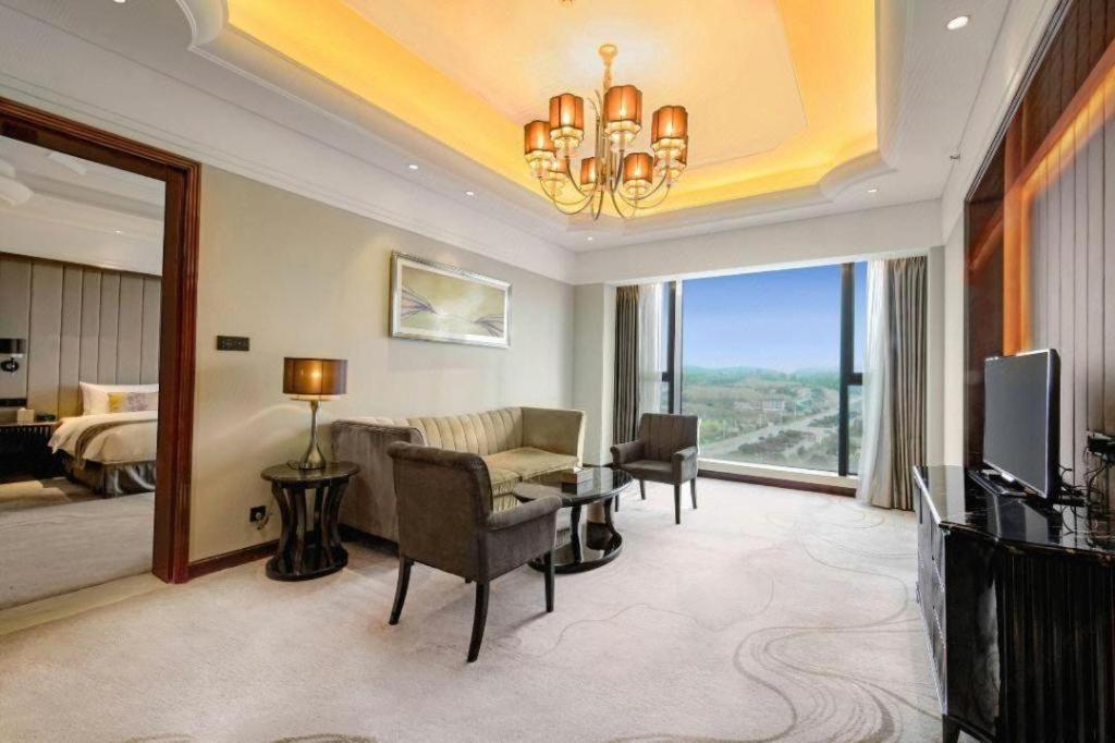 Wyndham Grand Plaza Royale Xianglin Shaoyang Hotel Eksteriør billede