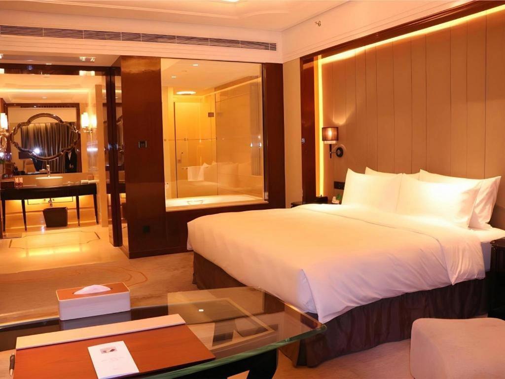 Wyndham Grand Plaza Royale Xianglin Shaoyang Hotel Eksteriør billede