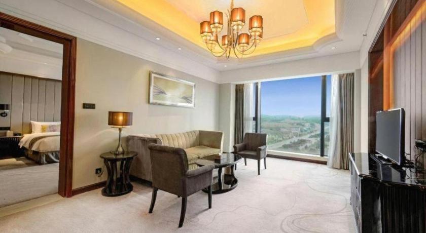 Wyndham Grand Plaza Royale Xianglin Shaoyang Hotel Eksteriør billede